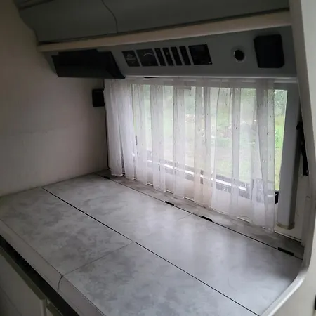 Kempovani S Vyhledem Na Hrady *