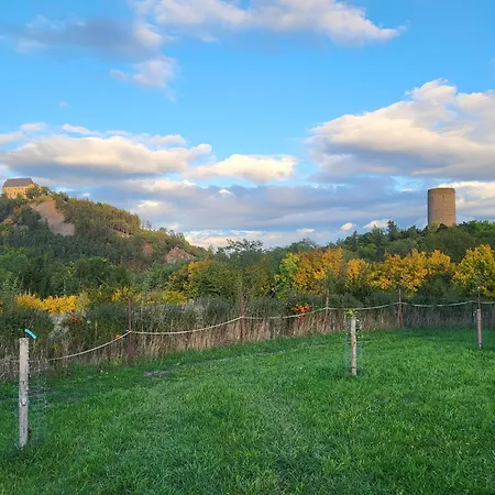 Kempovani S Vyhledem Na Hrady Camping