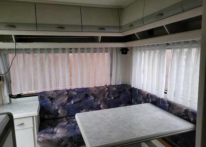 Kemping Kempovani S Vyhledem Na Hrady *