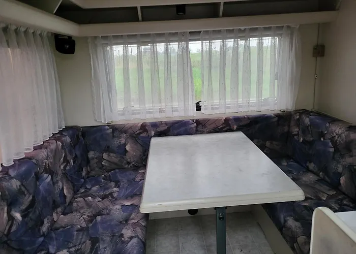 Kemping Kempovani S Vyhledem Na Hrady Zdice