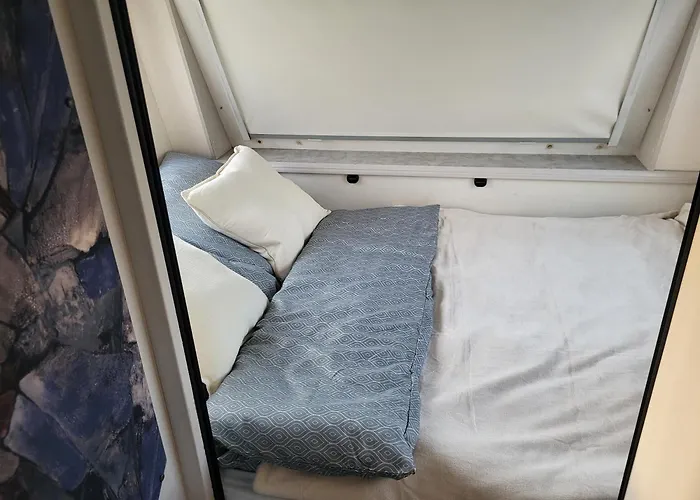 Kempovani S Vyhledem Na Hrady * Zdice