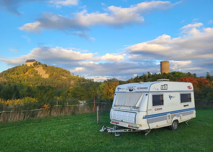 Kempovani S Vyhledem Na Hrady *