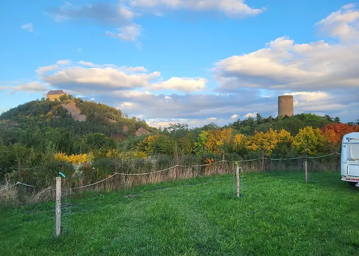 Kempovani S Vyhledem Na Hrady Camping