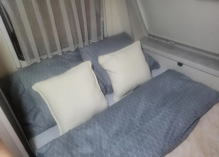 Kempovani S Vyhledem Na Hrady Camping Zdice